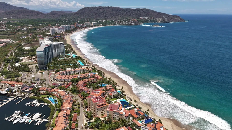 Vista aérea de la costa de Ixtapa, Guerrero